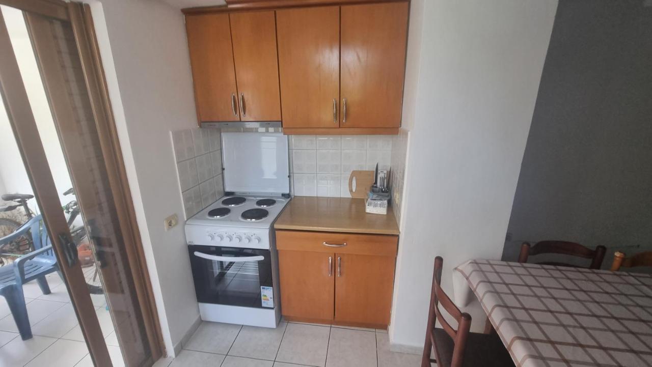 Teemo'S Apartments Sarandë Esterno foto
