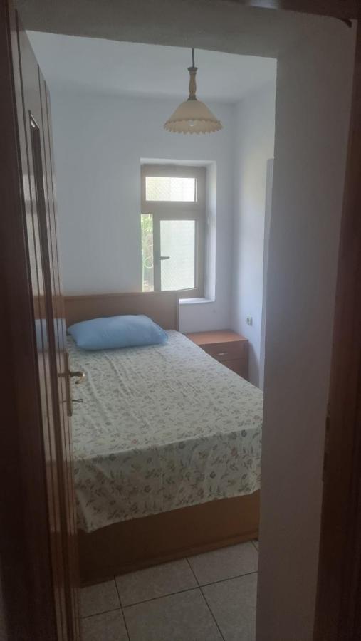 Teemo'S Apartments Sarandë Esterno foto